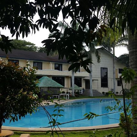 Phil Oasis Hotel & Resort Silang Exterior photo