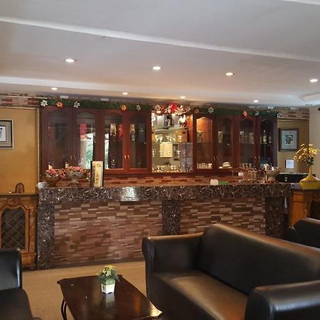 Phil Oasis Hotel & Resort Silang Exterior photo