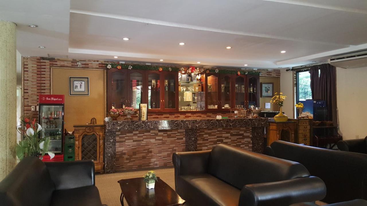 Phil Oasis Hotel & Resort Silang Exterior photo