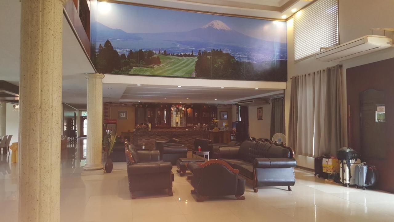 Phil Oasis Hotel & Resort Silang Exterior photo
