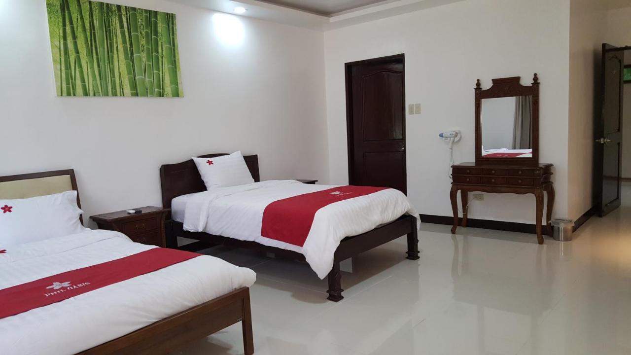 Phil Oasis Hotel & Resort Silang Exterior photo